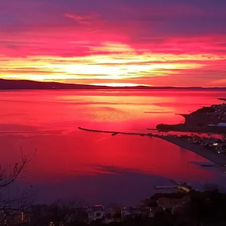 3-bedroom Sunset House With Jacuzzi & Spectacular Sea View Σπίτι διακοπών *